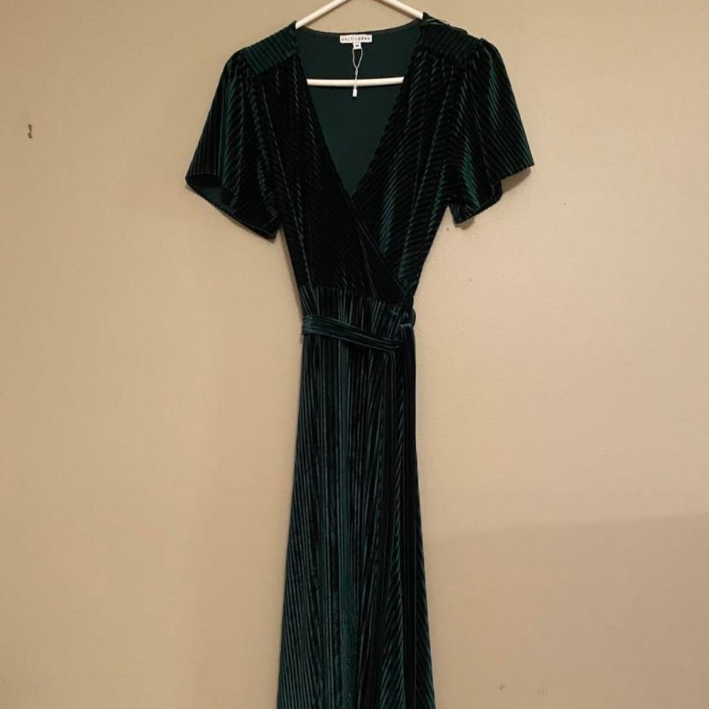 Baltic Born Andi Ribbed Velvet Wrap Dress in Emerald - Size M